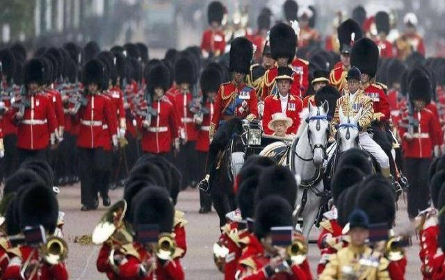 全球4大奇葩国庆节:韩国一年庆5次,英国最“随便”法国最奢侈_图1 全球4大奇葩国庆节:韩国一年庆5次,英国最“随便”法国最奢侈_图1